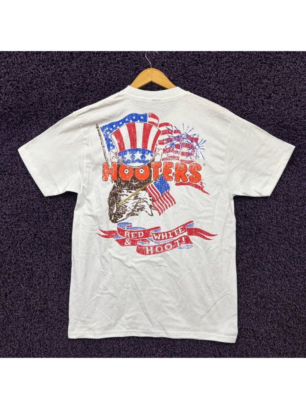 Hooters Red White & Hoot Independence Day Promo T-Shirt M